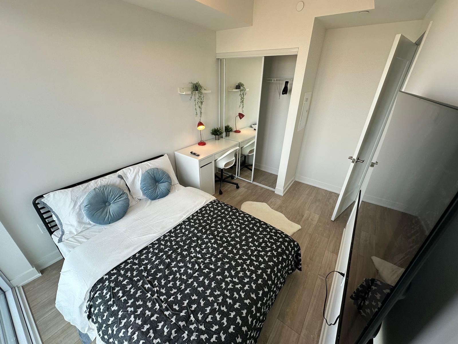 Silver Plus Room - Princess St - Toronto
